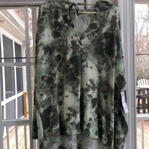 NWT tie dye pattern light weight sweater